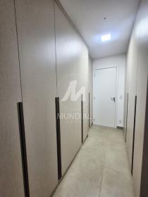 18 - Closet