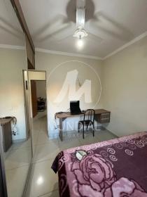 11 - Dormitorio