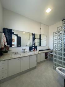 4 - Banheiro/lavabo
