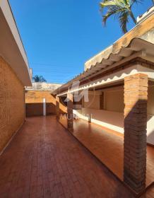 24 - Quintal/corredores