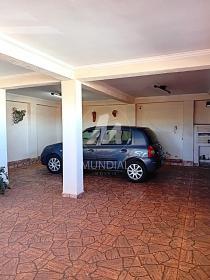29 - Garagem/estacionamento