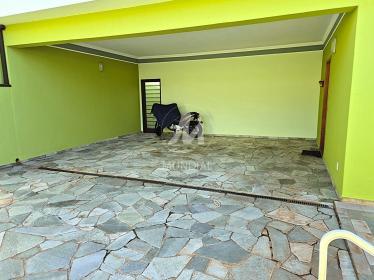 24 - Garagem/estacionamento