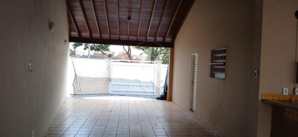 2 - Garagem/estacionamento
