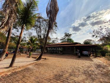 1 - Garagem/estacionamento