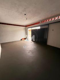 2 - Garagem/estacionamento
