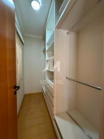 20 - Closet
