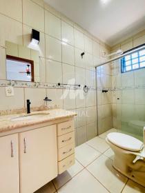 13 - Banheiro/lavabo