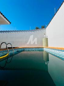 22 - Piscina