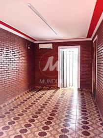 1 - Garagem/estacionamento