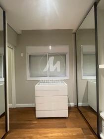 25 - Closet