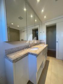 27 - Suite