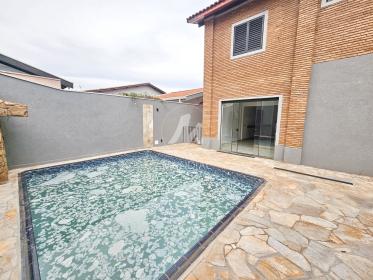 14 - Piscina