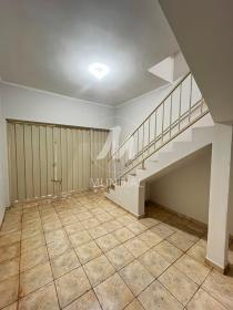 1 - Garagem/estacionamento