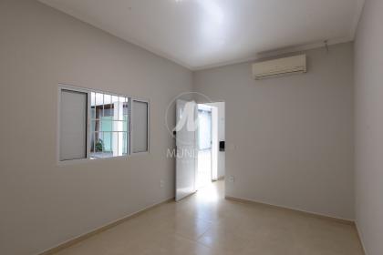 23 - Dormitorio