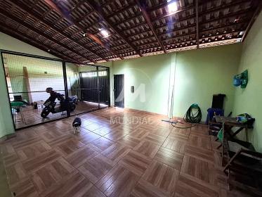 22 - Garagem/estacionamento