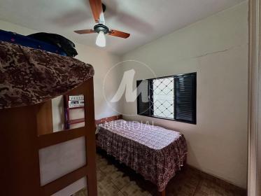 18 - Dormitorio