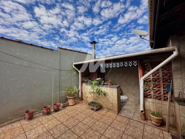 24 - Quintal/corredores
