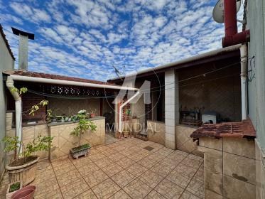 23 - Quintal/corredores