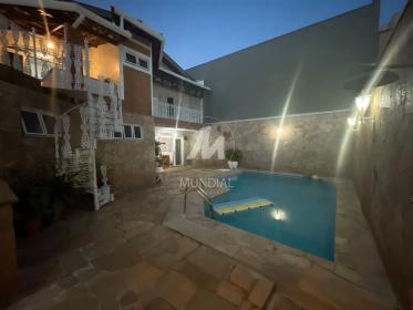 17 - Piscina