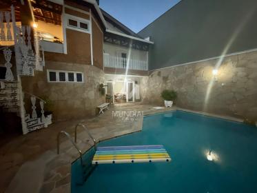 27 - Piscina
