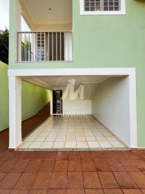 19 - Garagem/estacionamento