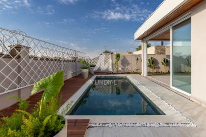 22 - Piscina