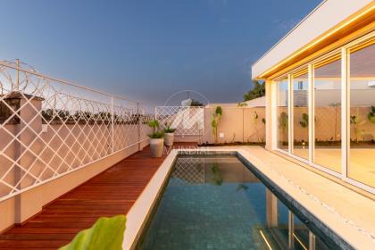 25 - Piscina
