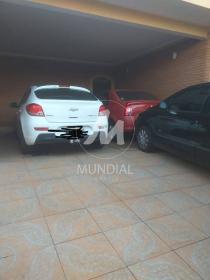 26 - Garagem/estacionamento