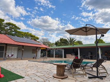 16 - Piscina