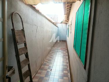 21 - Quintal/corredores