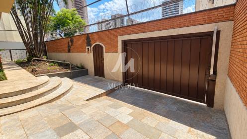 1 - Garagem/estacionamento