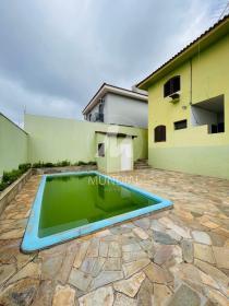 35 - Piscina