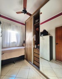 12 - Dormitorio
