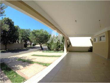 3 - Garagem/estacionamento