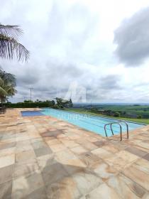 3 - Piscina(s) em Cravinhos