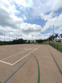 7 - Quadra de esportes em Cravinhos